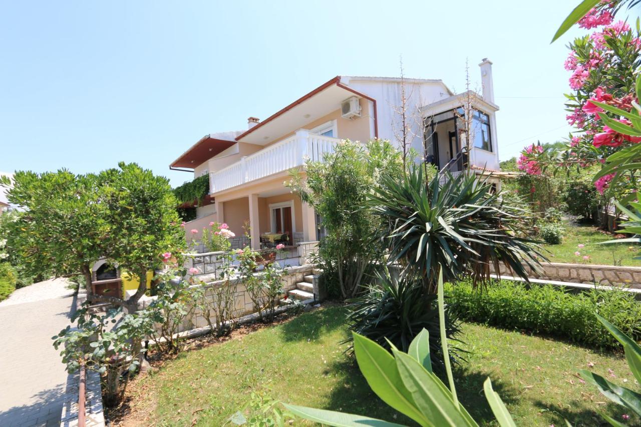 Apartments Grskovic G. Jesenovica Šilo Extérieur photo