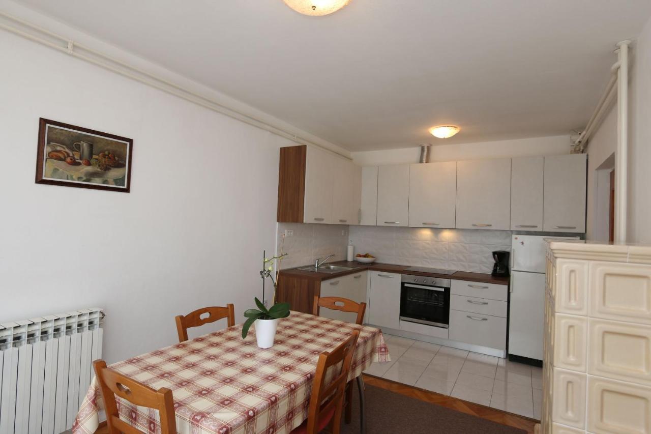 Apartments Grskovic G. Jesenovica Šilo Extérieur photo